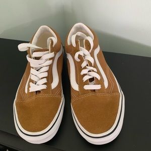 Vans Iconic Pig Suede Old Skool lace-up shoe, US Women’s 7.5 Like new condition